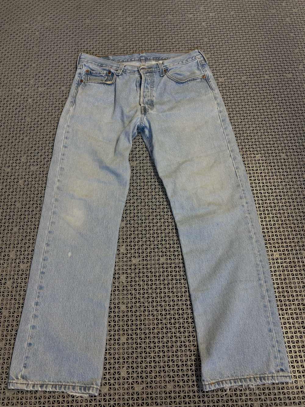 Vintage Levi's 501 Button-Fly Light Wash Blue Jeans - Y2K